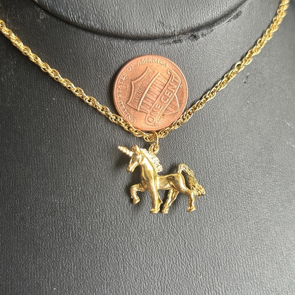 VINTAGE RARE 1970’s 18K GOLD PLATED UNICORN NECKLACE ROPE CHAIN DIAMOND CUT Y2K - Picture 4 of 4